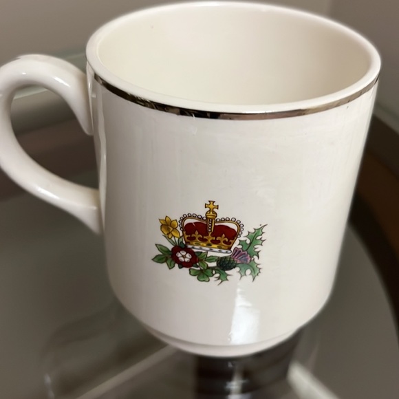 Collectors- To Commemorate Queen Elizabeth The Silver Jubilee 1952-1977 - Picture 2 of 3